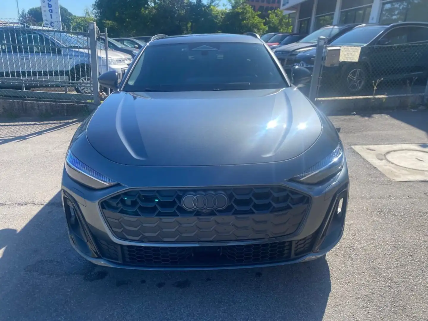 Audi A5 Avant TDI 204 cv  mHEV+ S tronic S Line edition Gris - 2