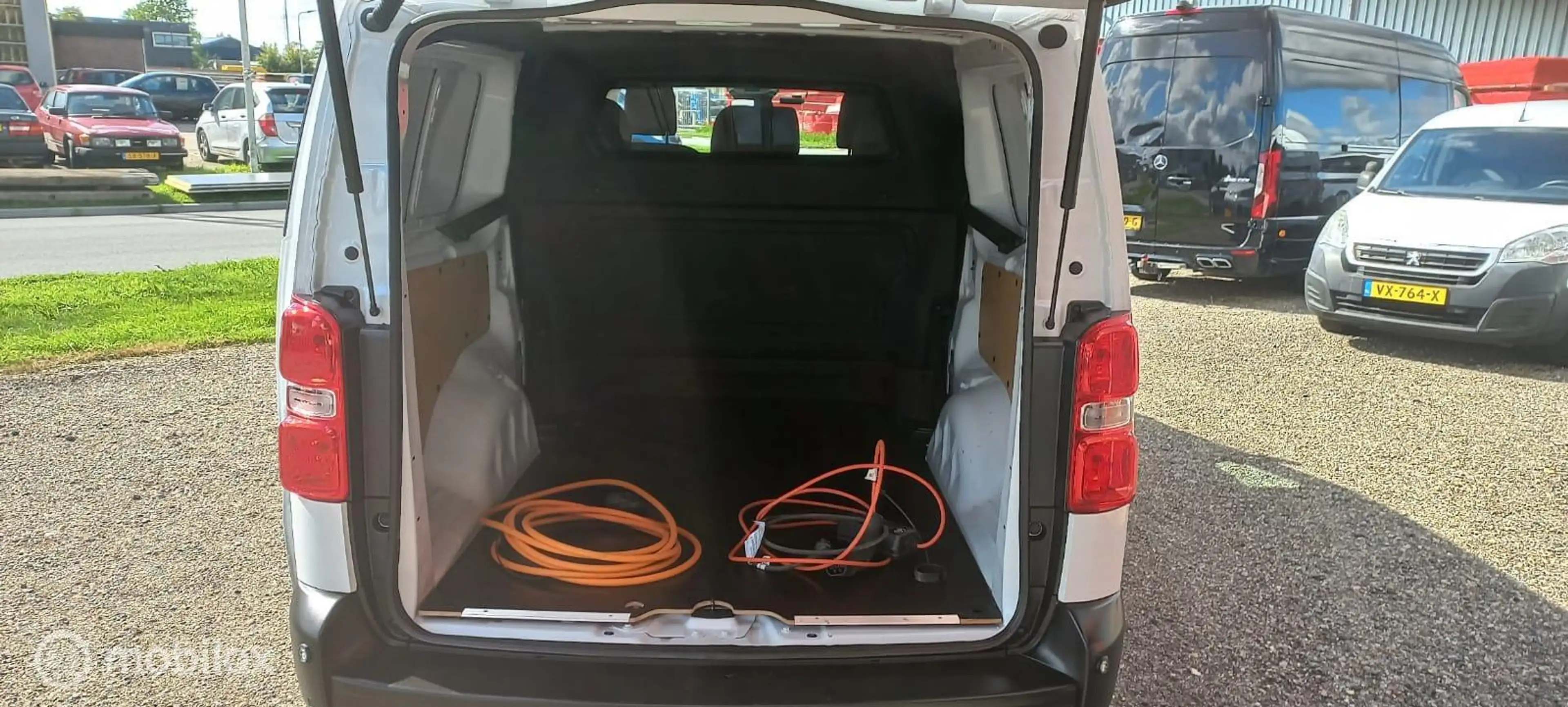 Toyota Proace Electric Worker Navigator Extra Range Long L3 DC 7 — photo 8