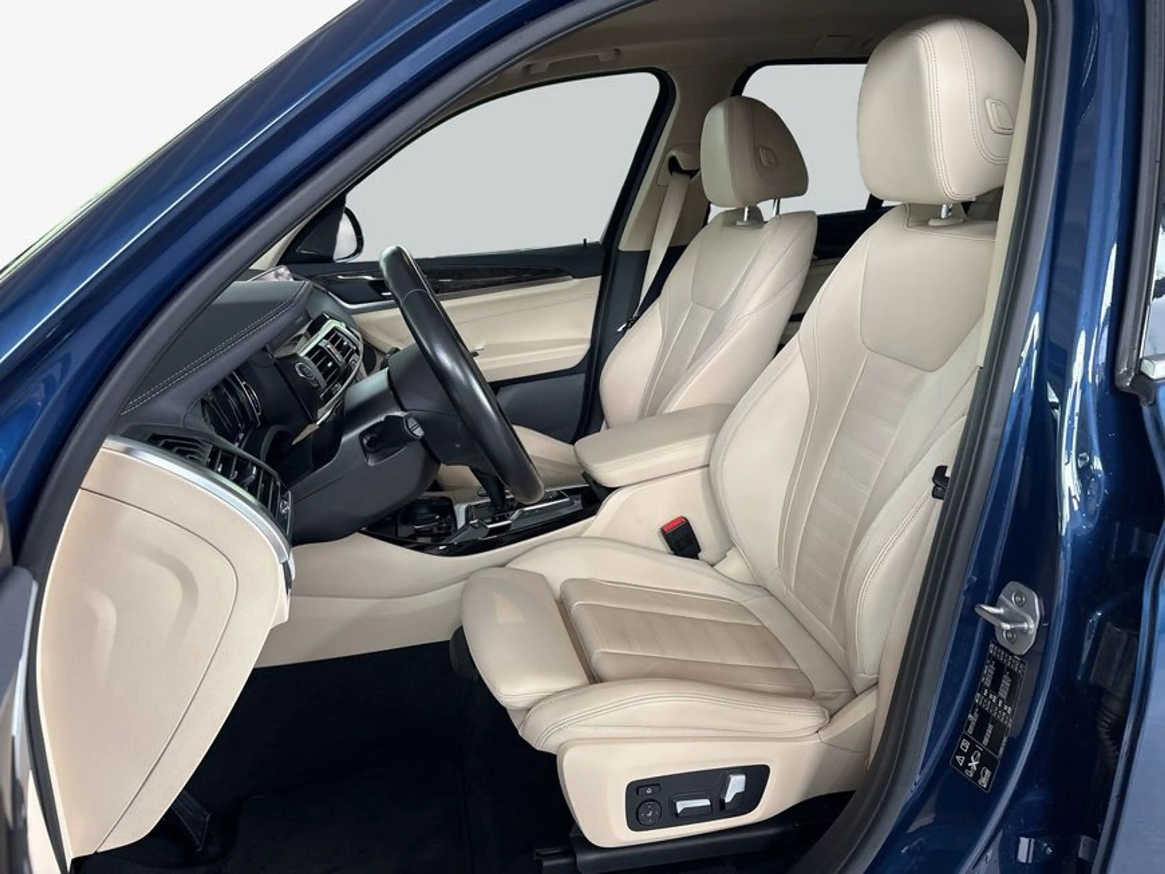 BMW X3 xDrive20i Aut. Luxury Line LED* Hrman/Kardon* — photo 12