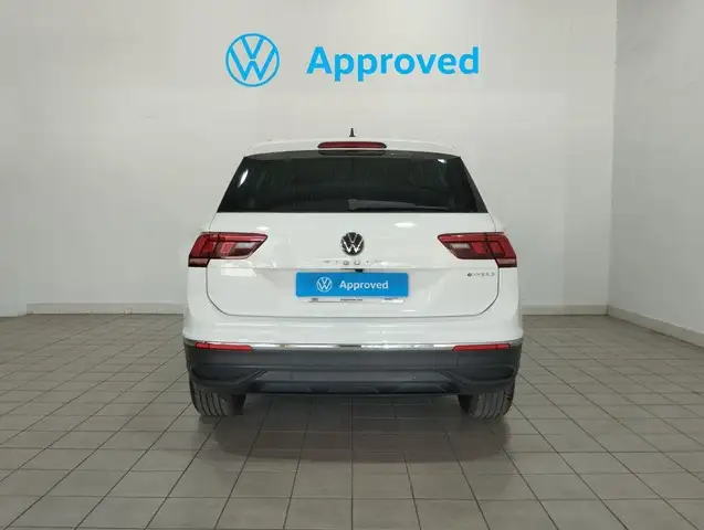 Volkswagen Tiguan view 20