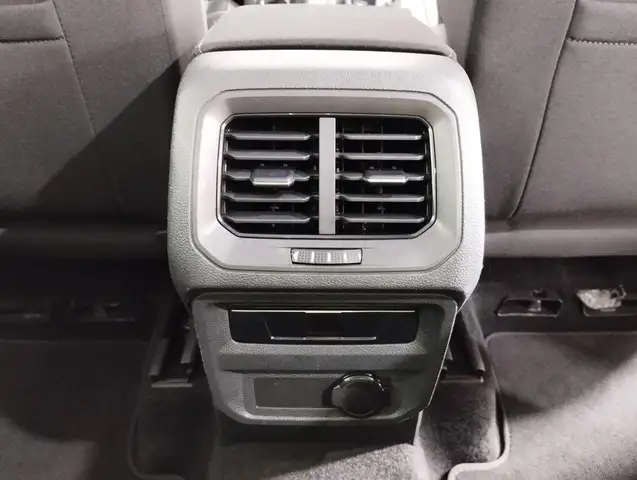 Volkswagen Tiguan view 15