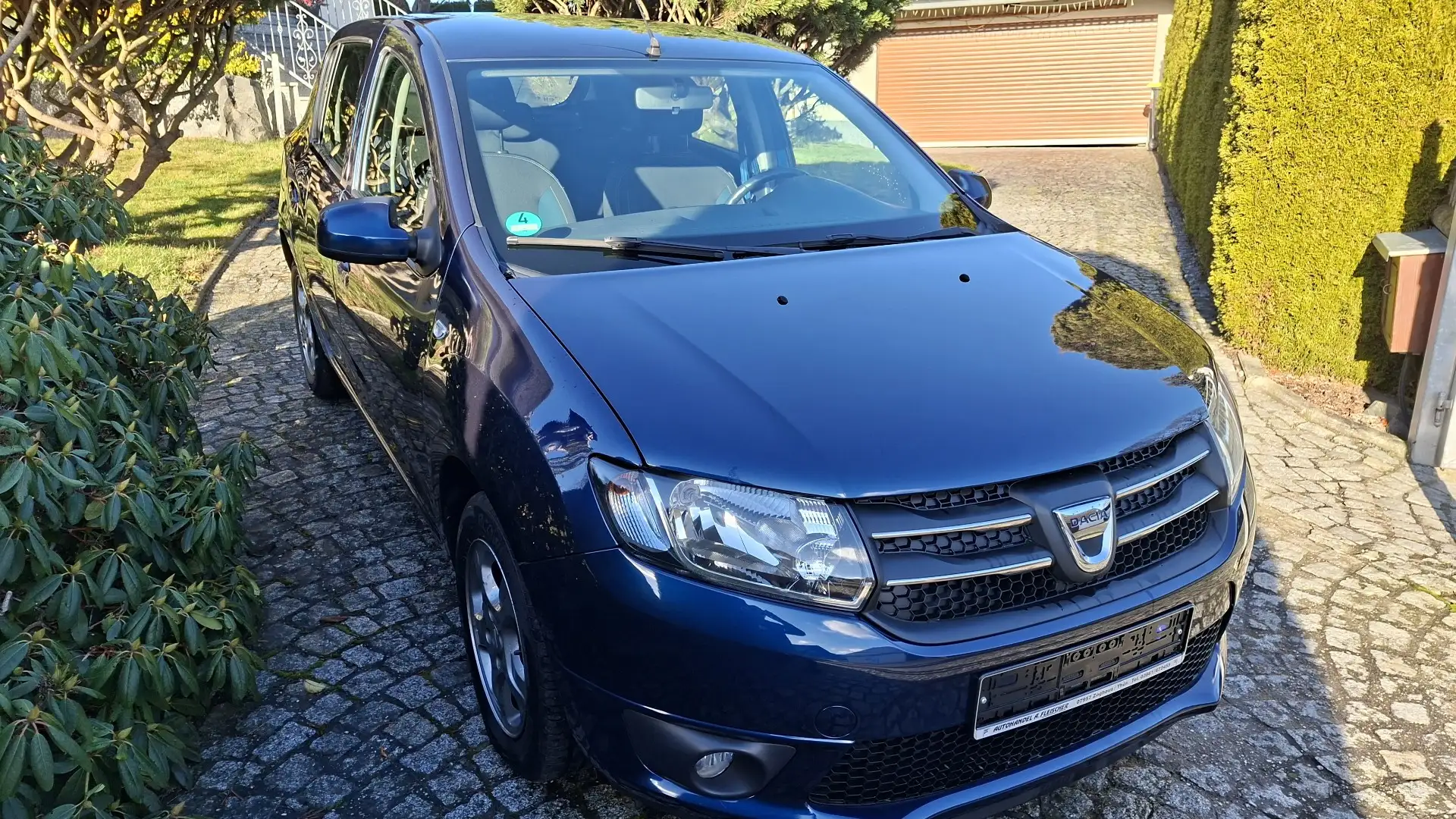 Dacia Sandero Sandero 1.2 16V 75 Laureate Blau - 1