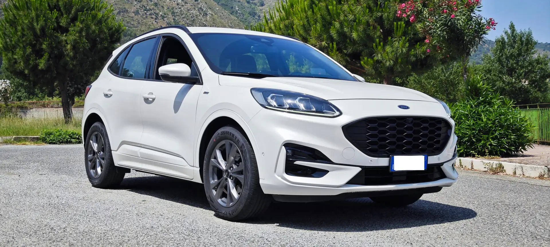 Ford Kuga Kuga 2.5 full hybrid ST-Line X 2wd 190cv cvt Bianco - 1