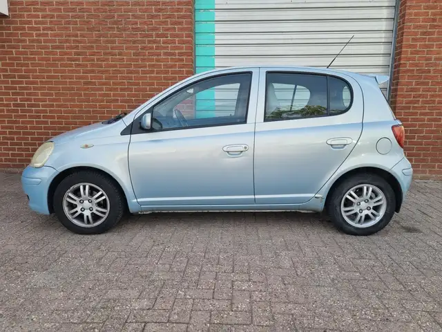 Toyota Yaris view 9