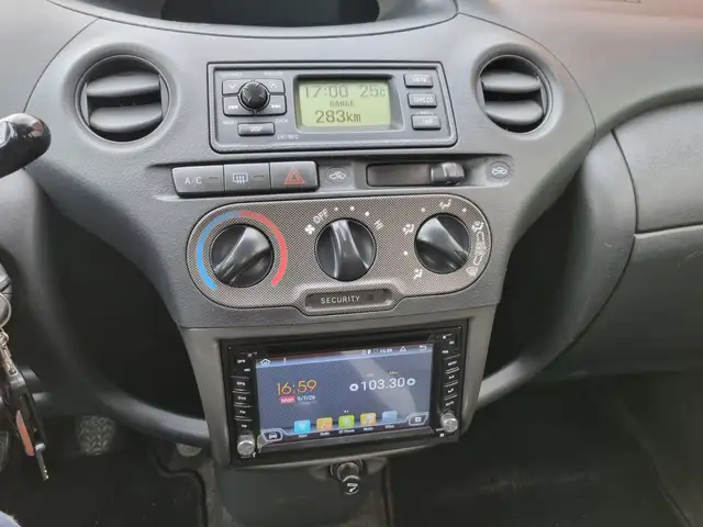 Toyota Yaris view 11