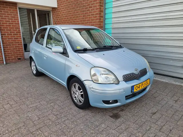 Toyota Yaris view 2