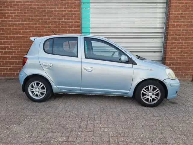 Toyota Yaris view 10