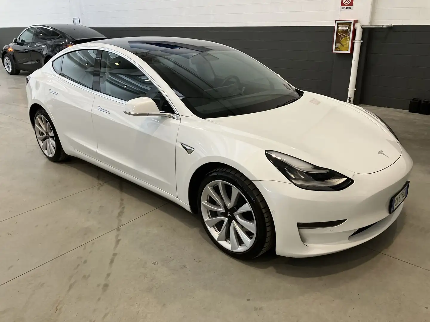 Tesla Model 3 Model 3 Long Range Dual Motor awd White - 1