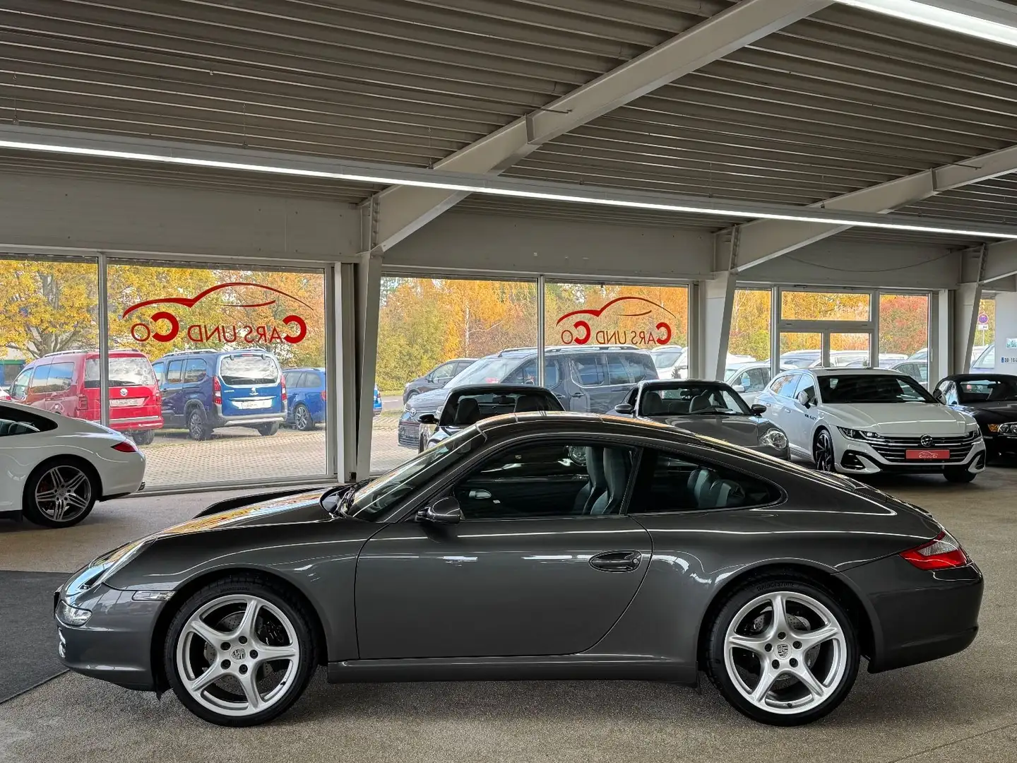 Porsche 997 /911 Carrera Coupe DFz Schalt *SDACH*SHZ*NAV* Grau - 2