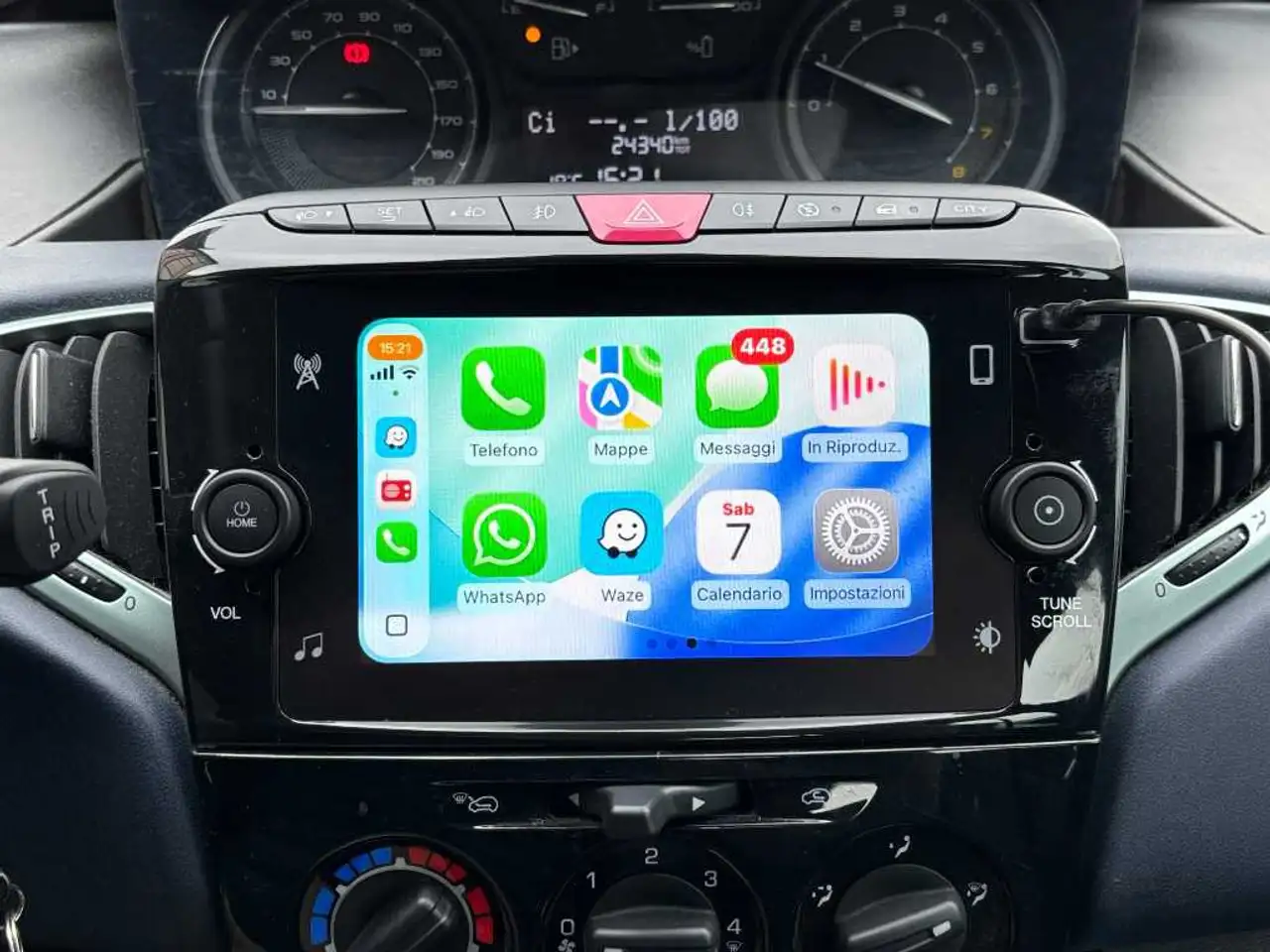 Lancia Ypsilon 2024 — фото 11