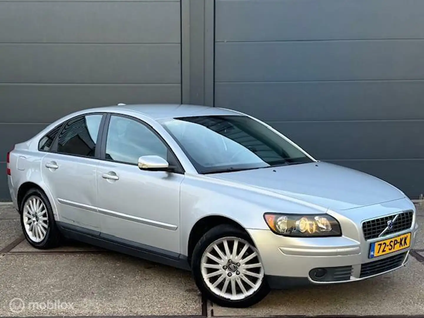Volvo S40 2.4 Momentum - ECC - CRUISE CONTROLE - TREKHAAK - Grey - 2