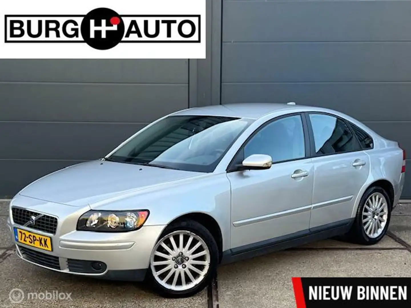 Volvo S40 2.4 Momentum - ECC - CRUISE CONTROLE - TREKHAAK - Grey - 1