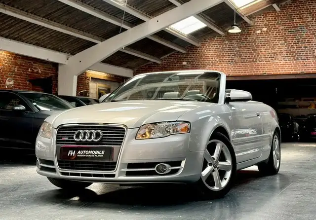 Audi A4 Cabriolet S-Line 1.8T 163 ch GPS, Sièges chauffants Distribution neuve Carnet et historique complet État remarquable