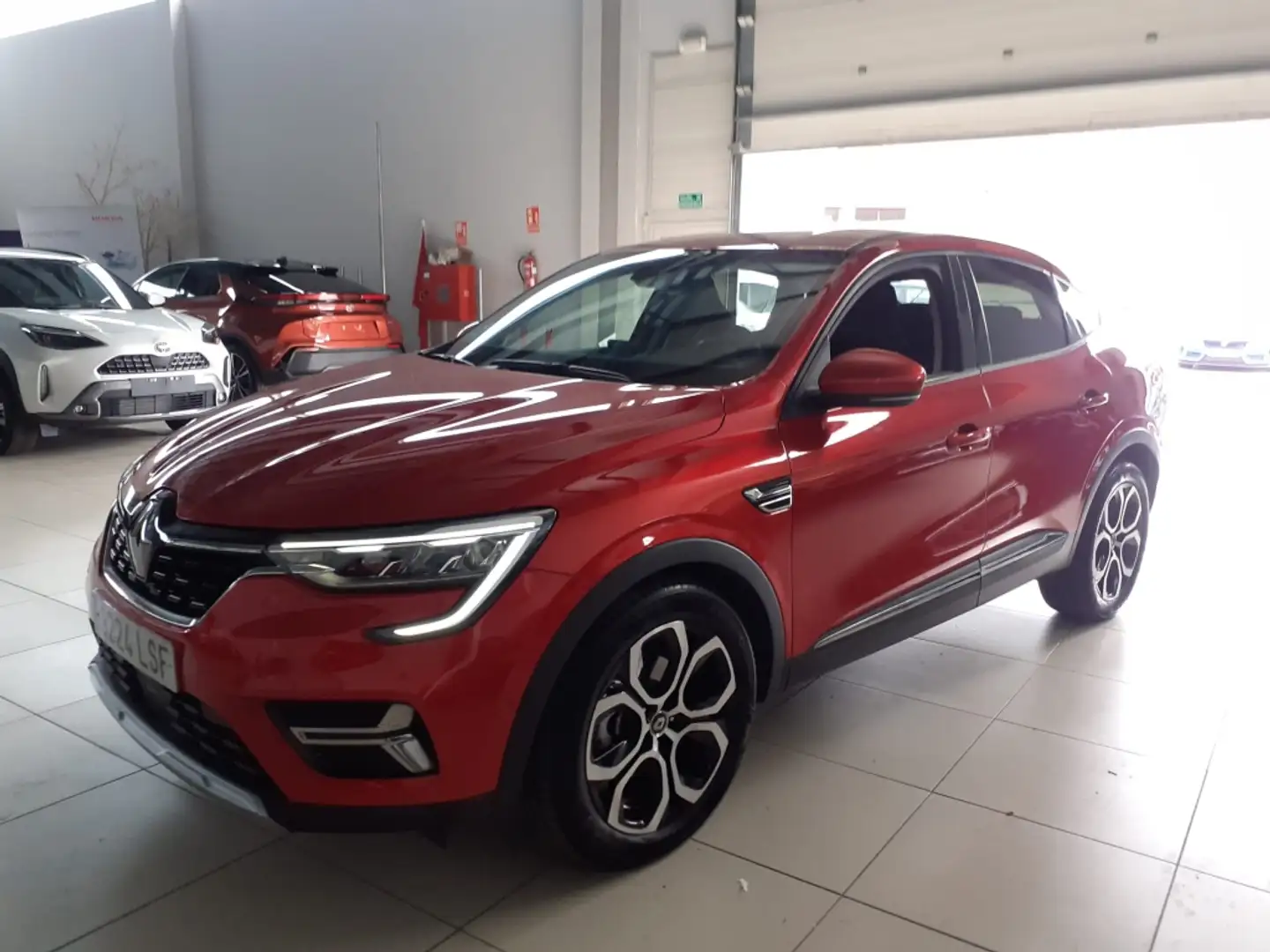 Renault Arkana 1.6 E-Tech Zen 105kW Rouge - 1