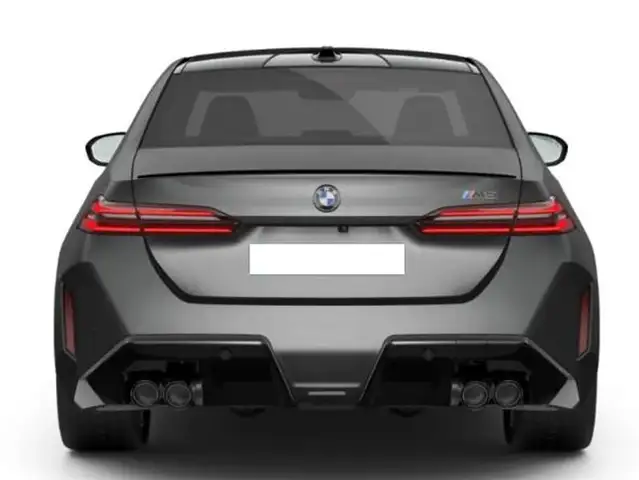BMW M5 view 4