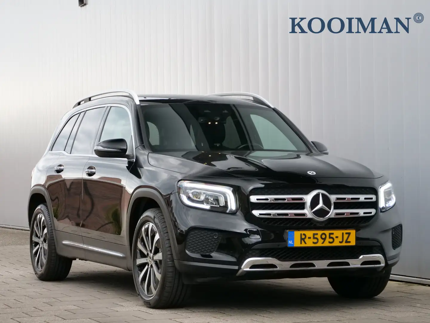 Mercedes-Benz GLB 250 225pk Premium Plus Automaat Leder / Sfeerverlichti Zwart - 1