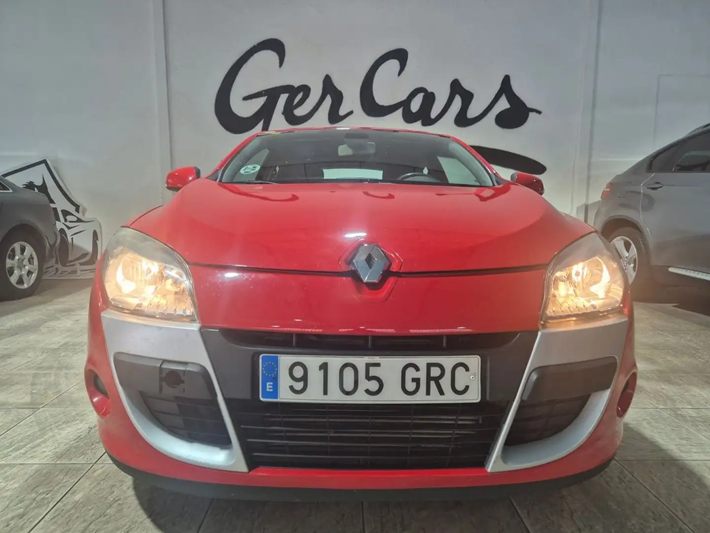 Renault Megane 1.9dCi Dynamique Rojo - 1