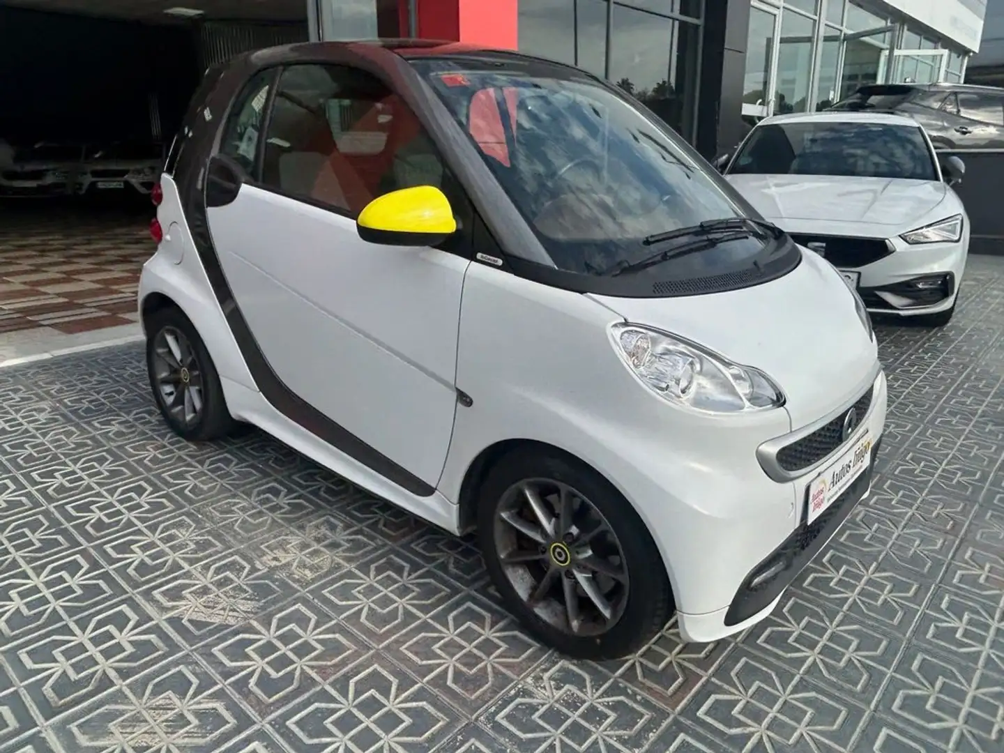 smart forTwo ·  BoConcept Coupé 52 mhd Blanco - 1