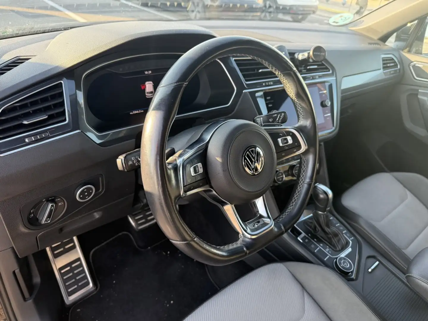 Volkswagen Tiguan 2.0TDI Sport 4Motion DSG 176kW (9.75) Negro - 2