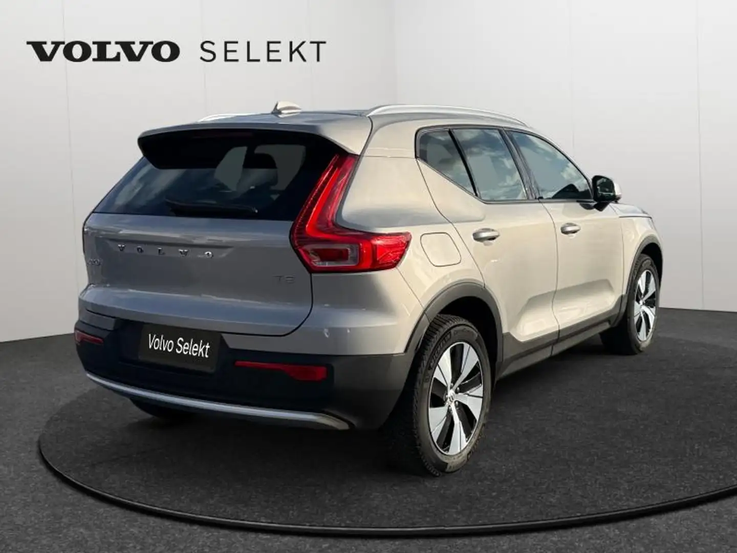 Volvo XC40 T2 Core / Essence Gris - 2