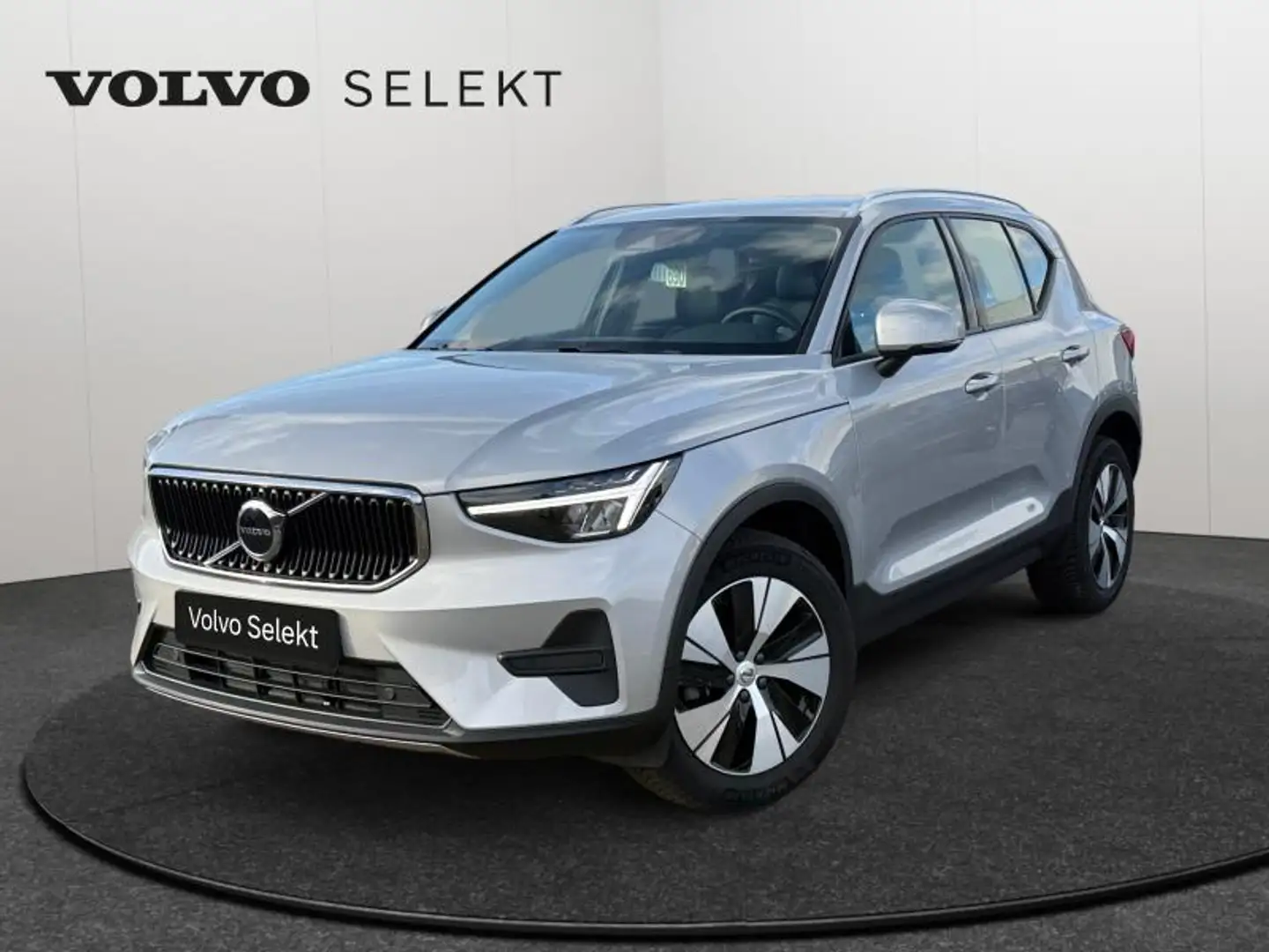Volvo XC40 T2 Core / Essence Gris - 1