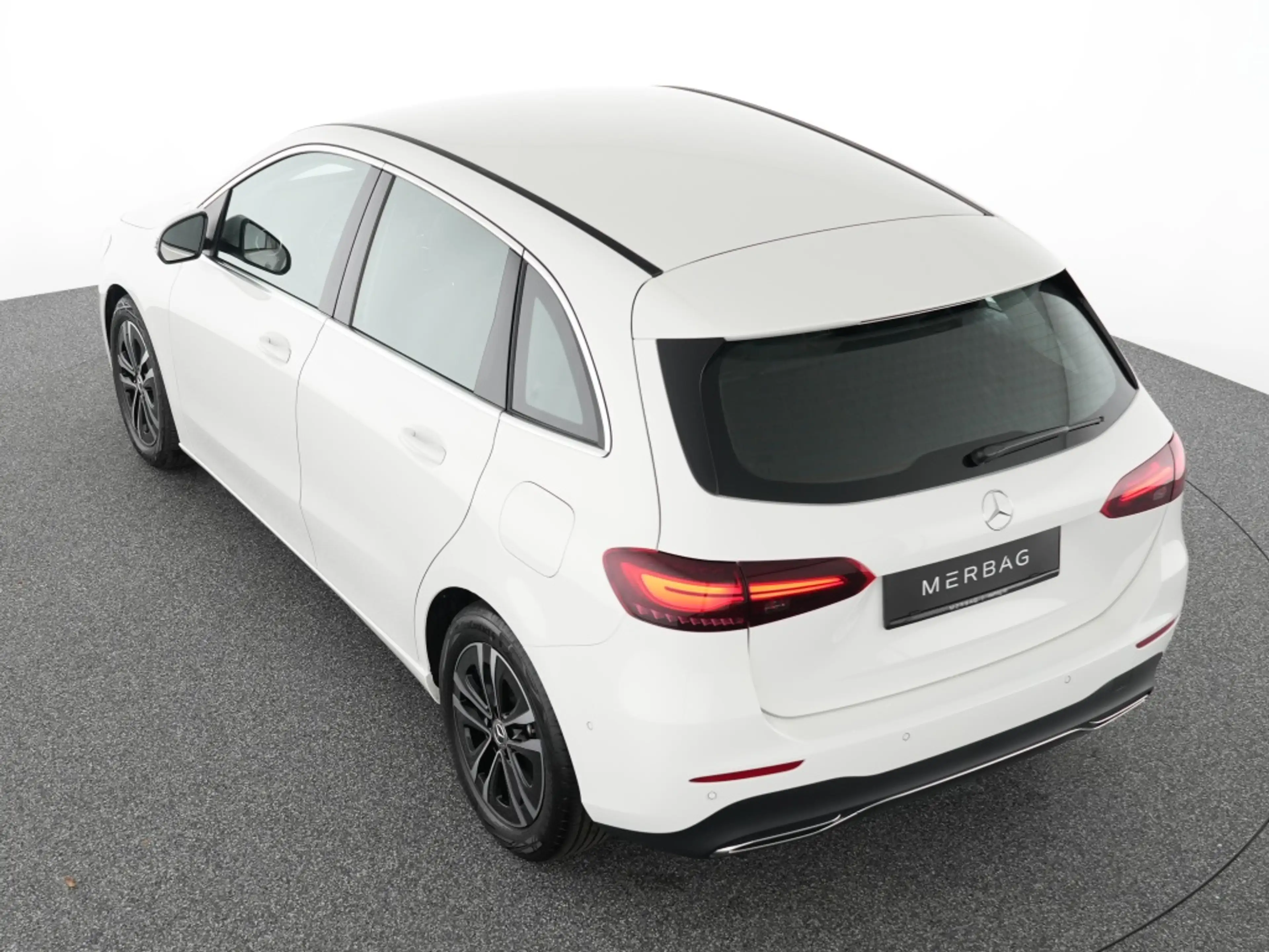 Mercedes-Benz B 180 d Progressive Advanced Kamera Winter Navi — photo 11