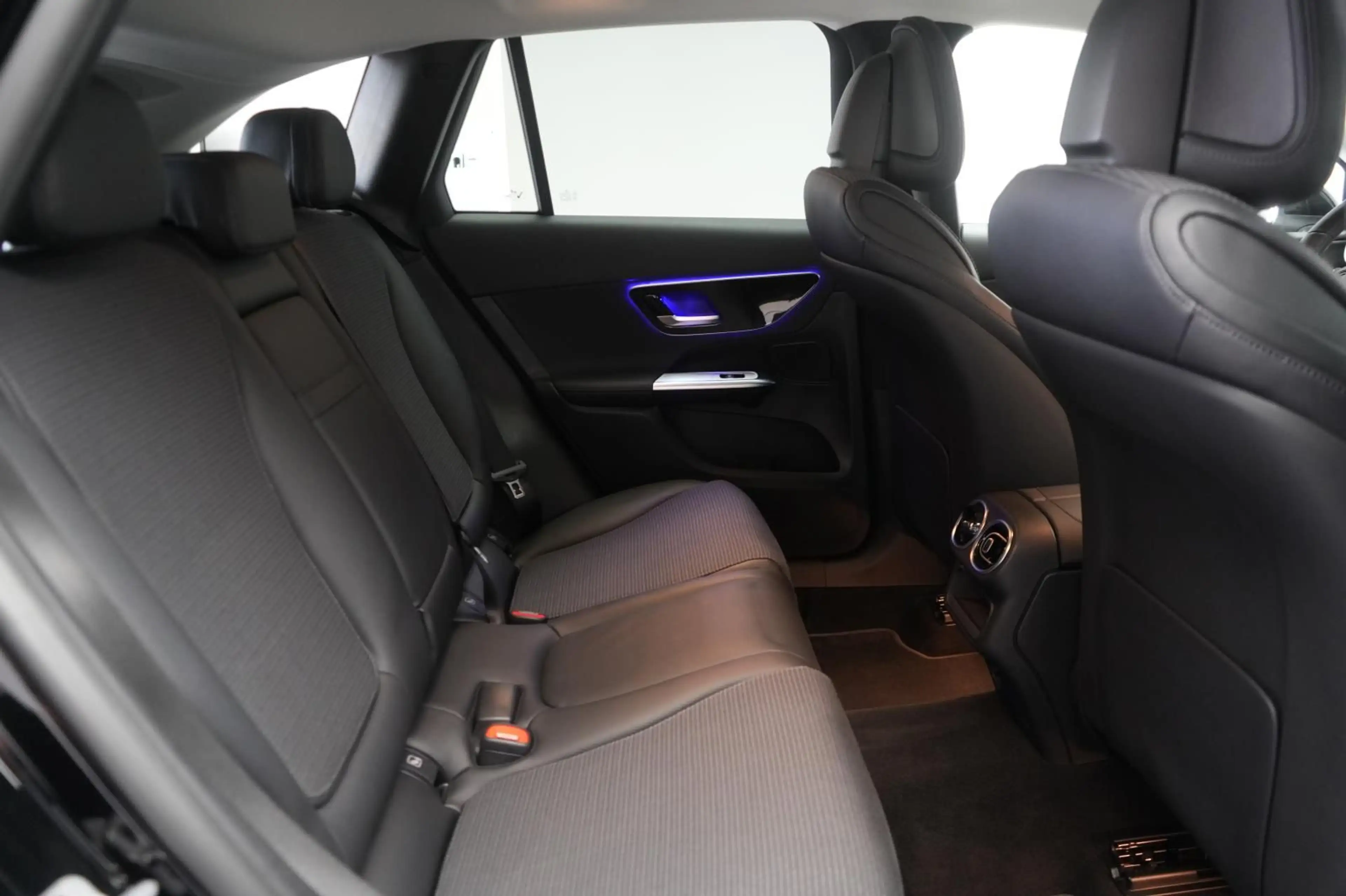 Mercedes-Benz GLC 220 d 4Matic 9G-Tronic Avantgarde Advanced D — photo 8