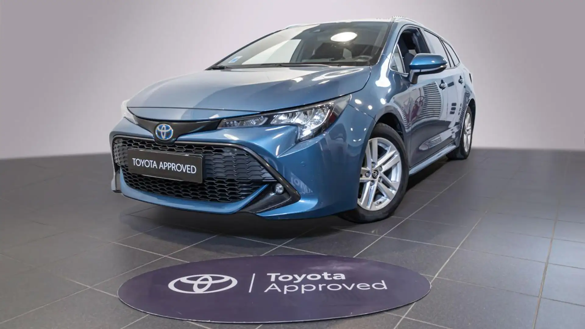 Toyota Corolla Touring Sports 1.8 Hybrid Active Blauw - 1