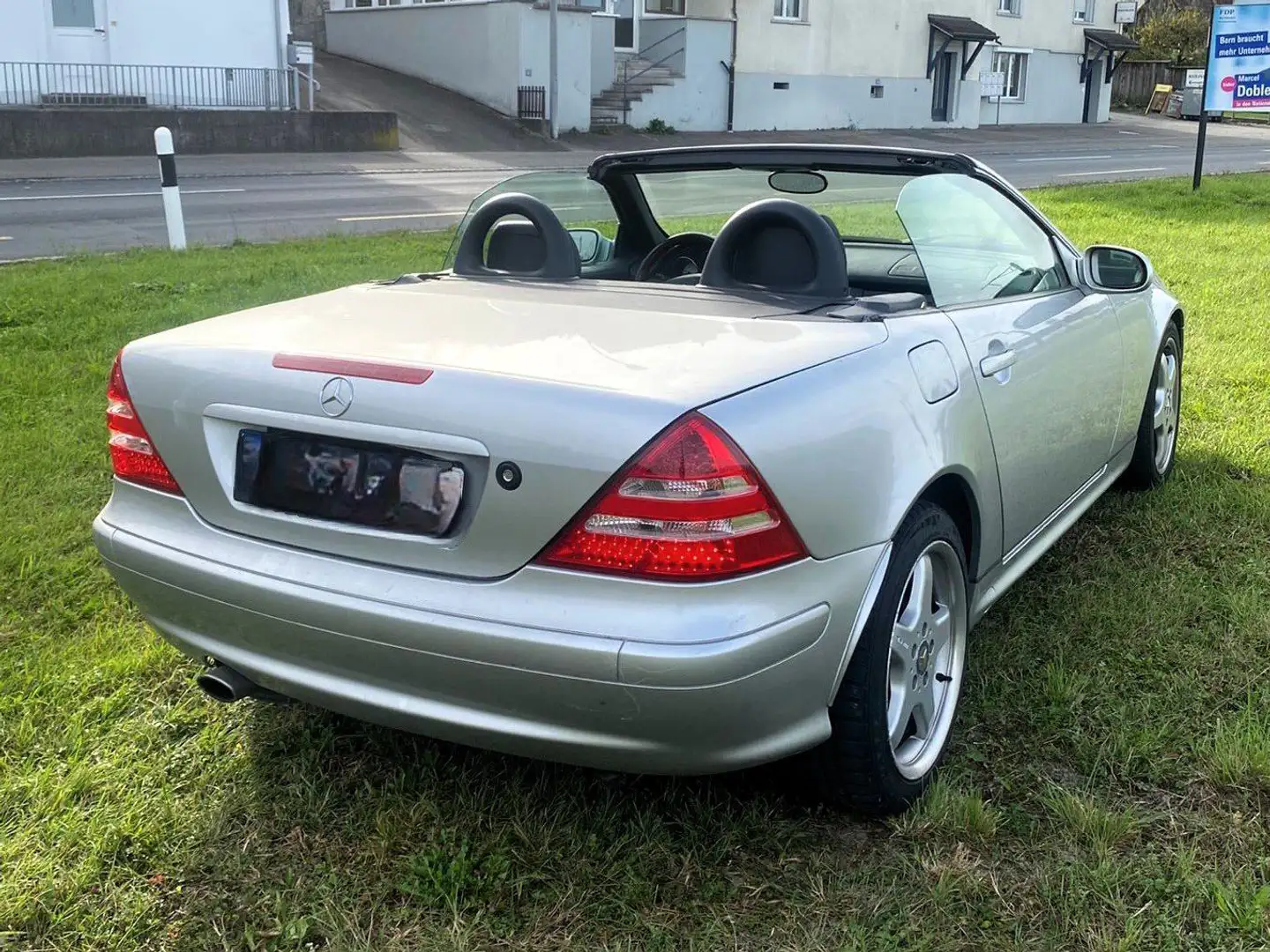 Mercedes-Benz SLK 320 Cabrio Stříbrná - 2