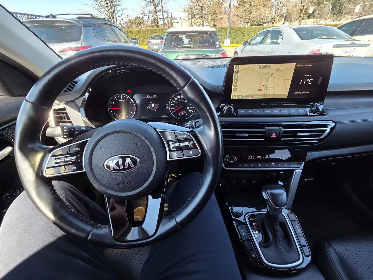 Kia Seltos снимка Kia Seltos