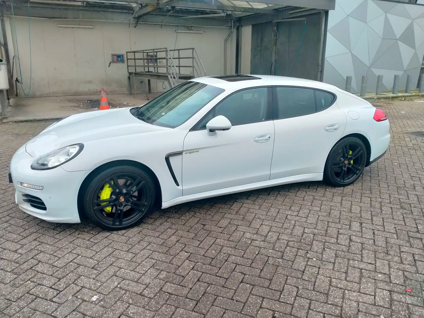 Porsche Panamera 3.0 S E-Hybrid Wit - 1