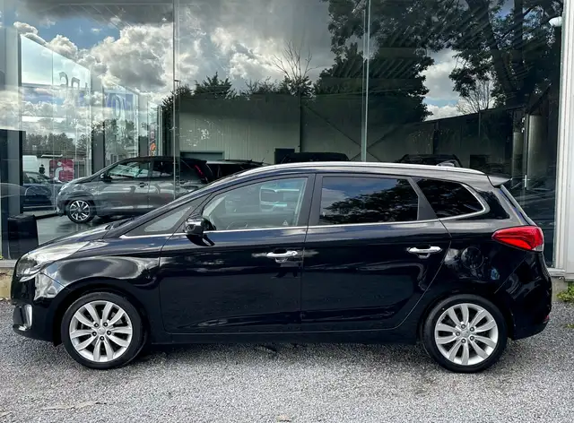 Kia Carens view 4