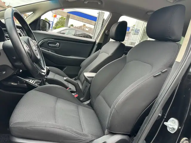 Kia Carens view 6