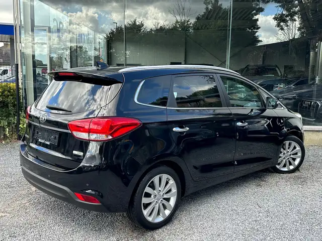 Kia Carens view 3