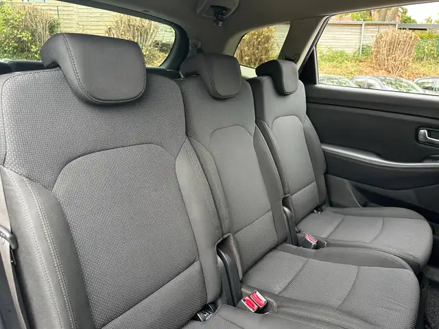 Kia Carens view 15