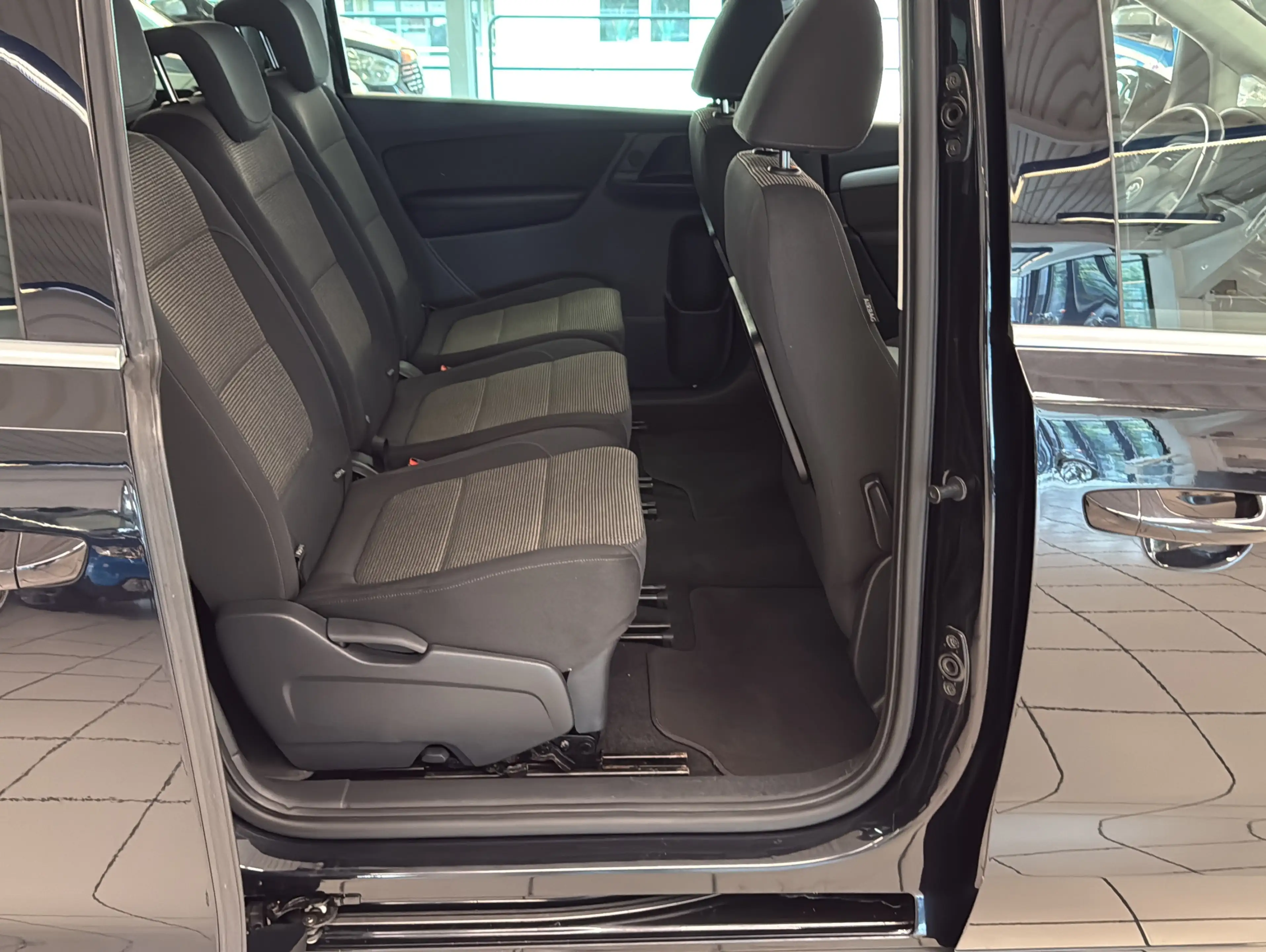 Volkswagen Sharan 2.0 Comfortline BMT|7Sitzer|Navi|PDC| — photo 14