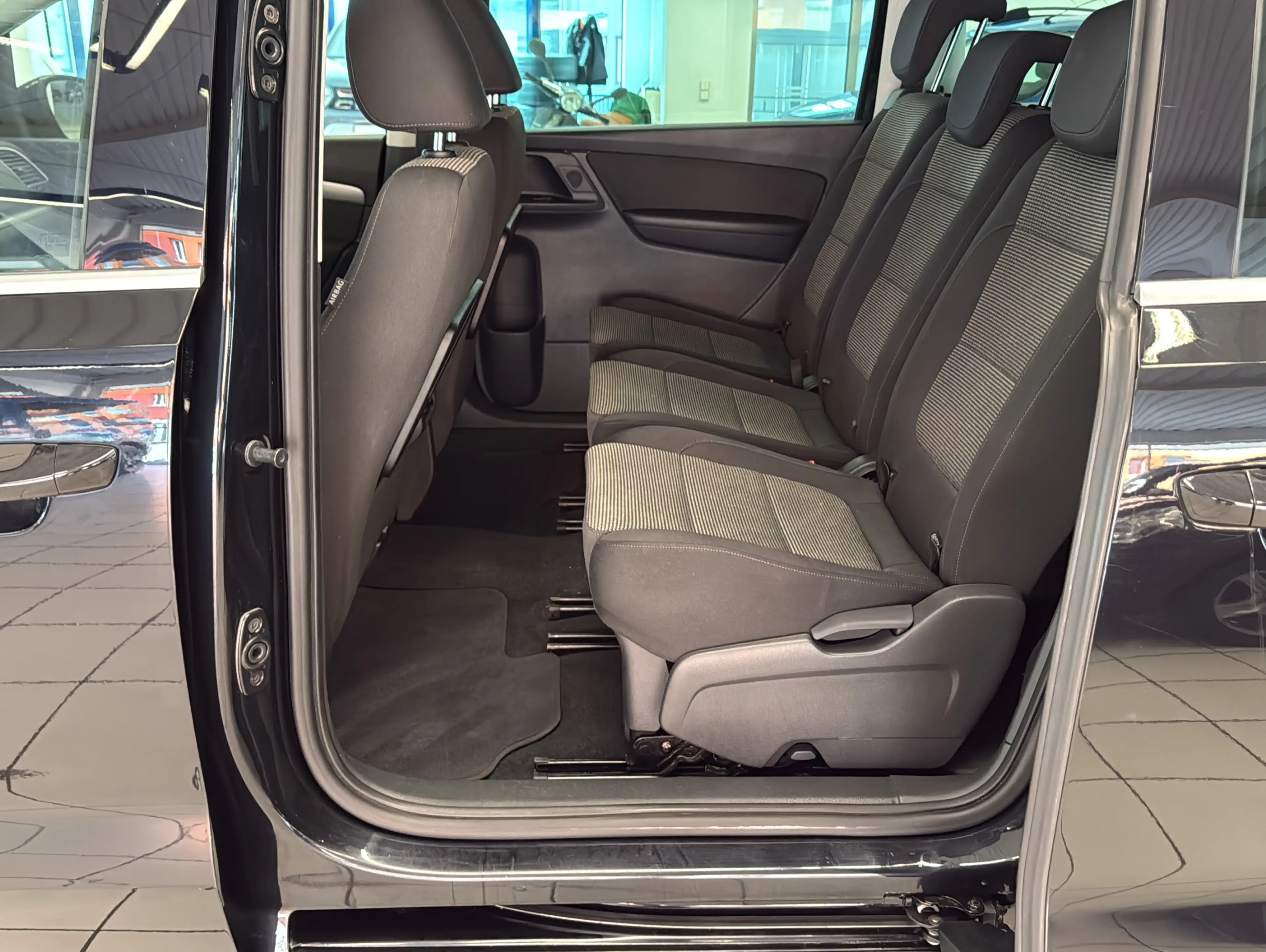 Volkswagen Sharan 2.0 Comfortline BMT|7Sitzer|Navi|PDC| — photo 12