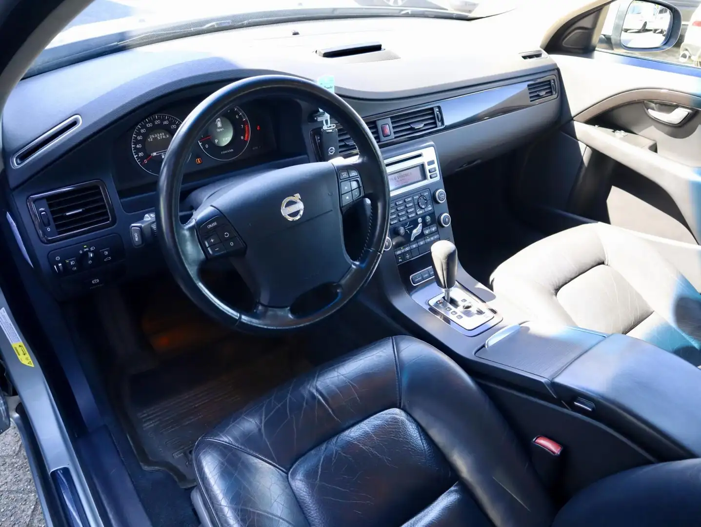 Volvo V70 3.2 AWD Summum Gris - 2