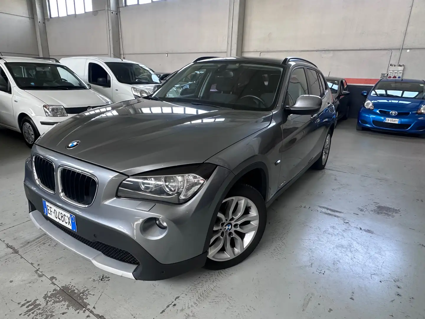 BMW X1 X1 xdrive18d Futura Šedá - 2