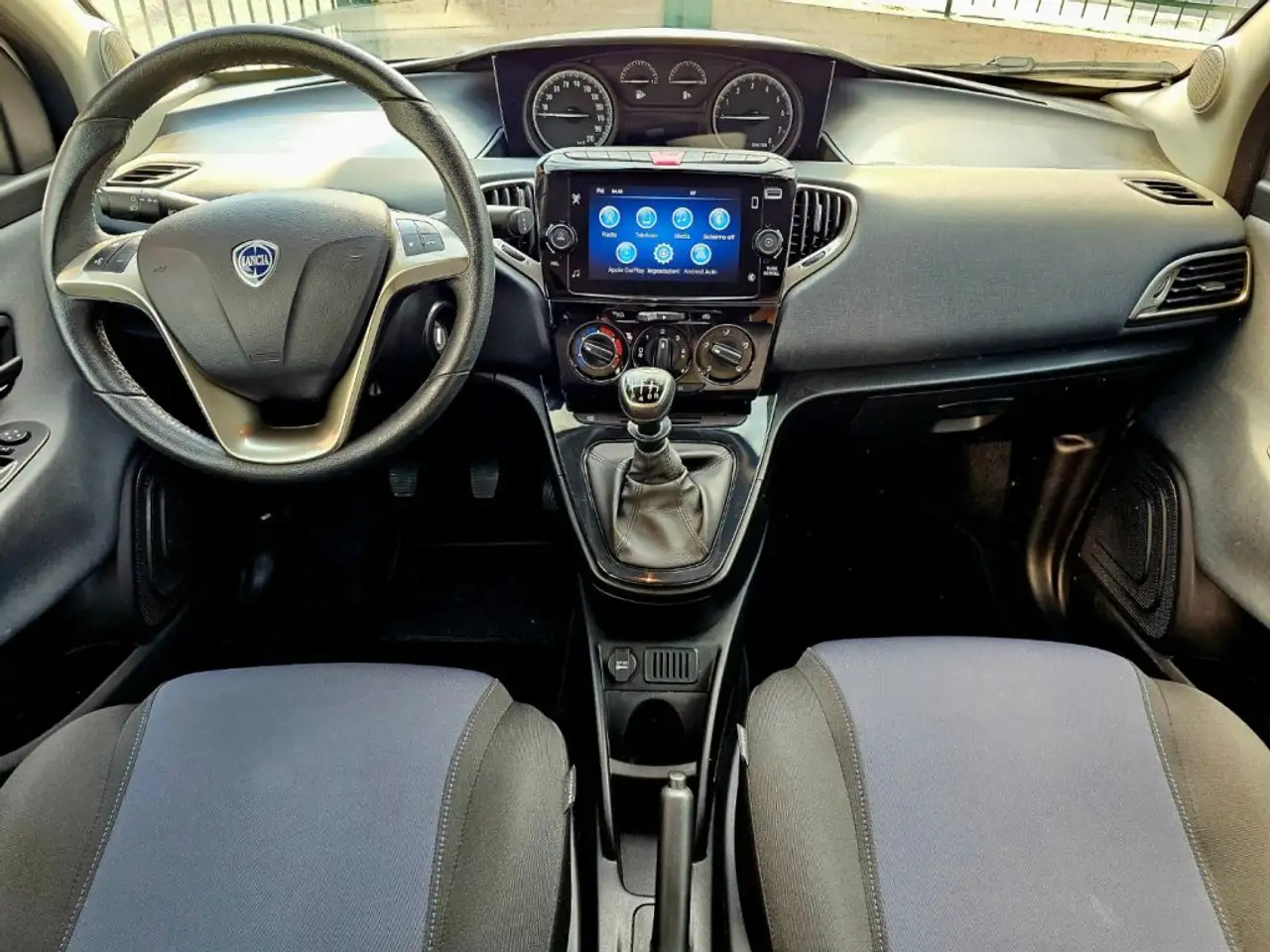 Lancia Ypsilon 2022 — фото 8