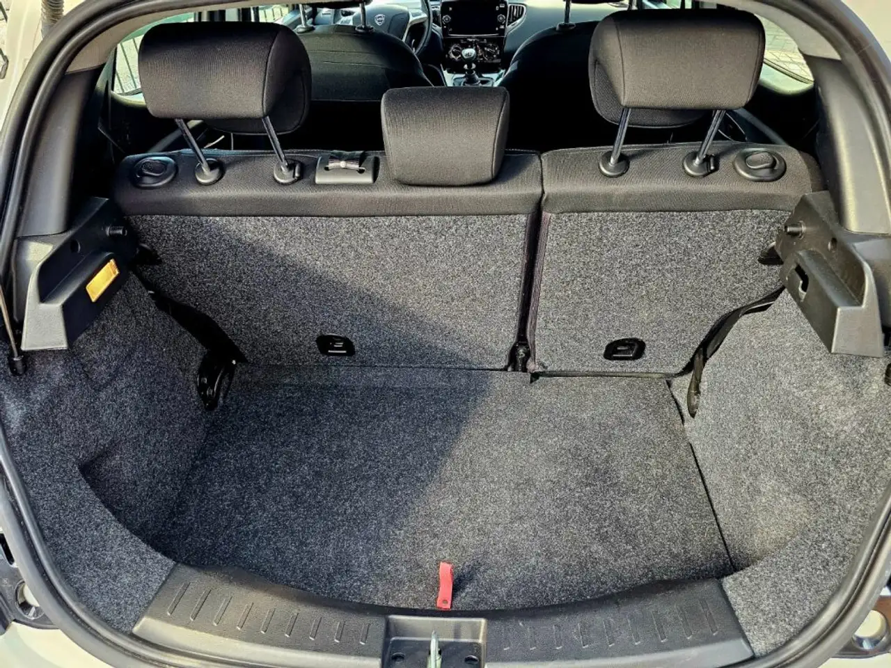 Lancia Ypsilon 2022 — фото 15