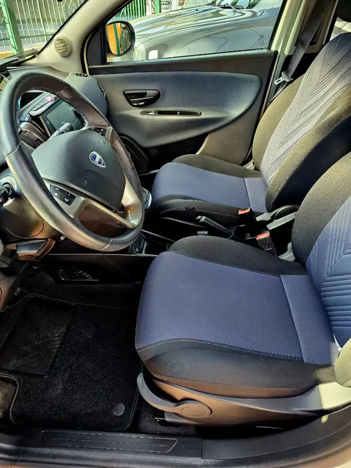 Lancia Ypsilon 2022 — фото 10