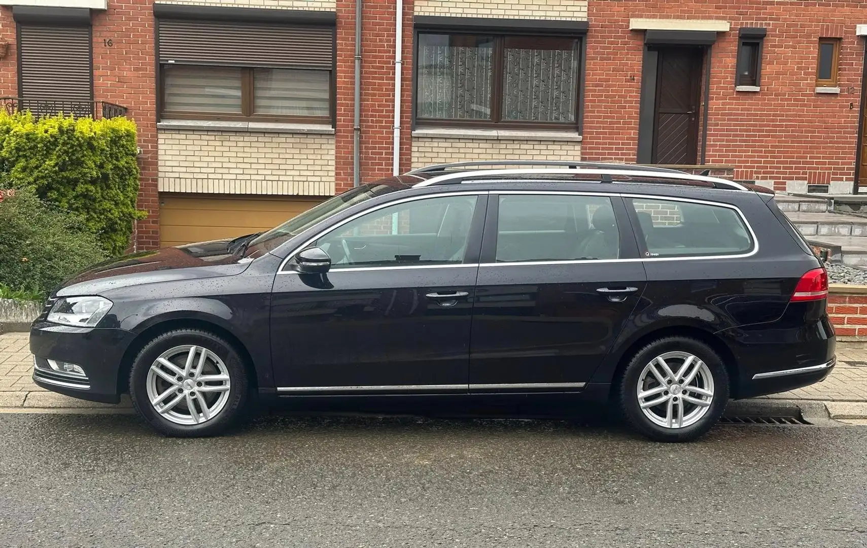 Volkswagen Passat Variant 1.6 CR TDi Highline BMT Black - 2