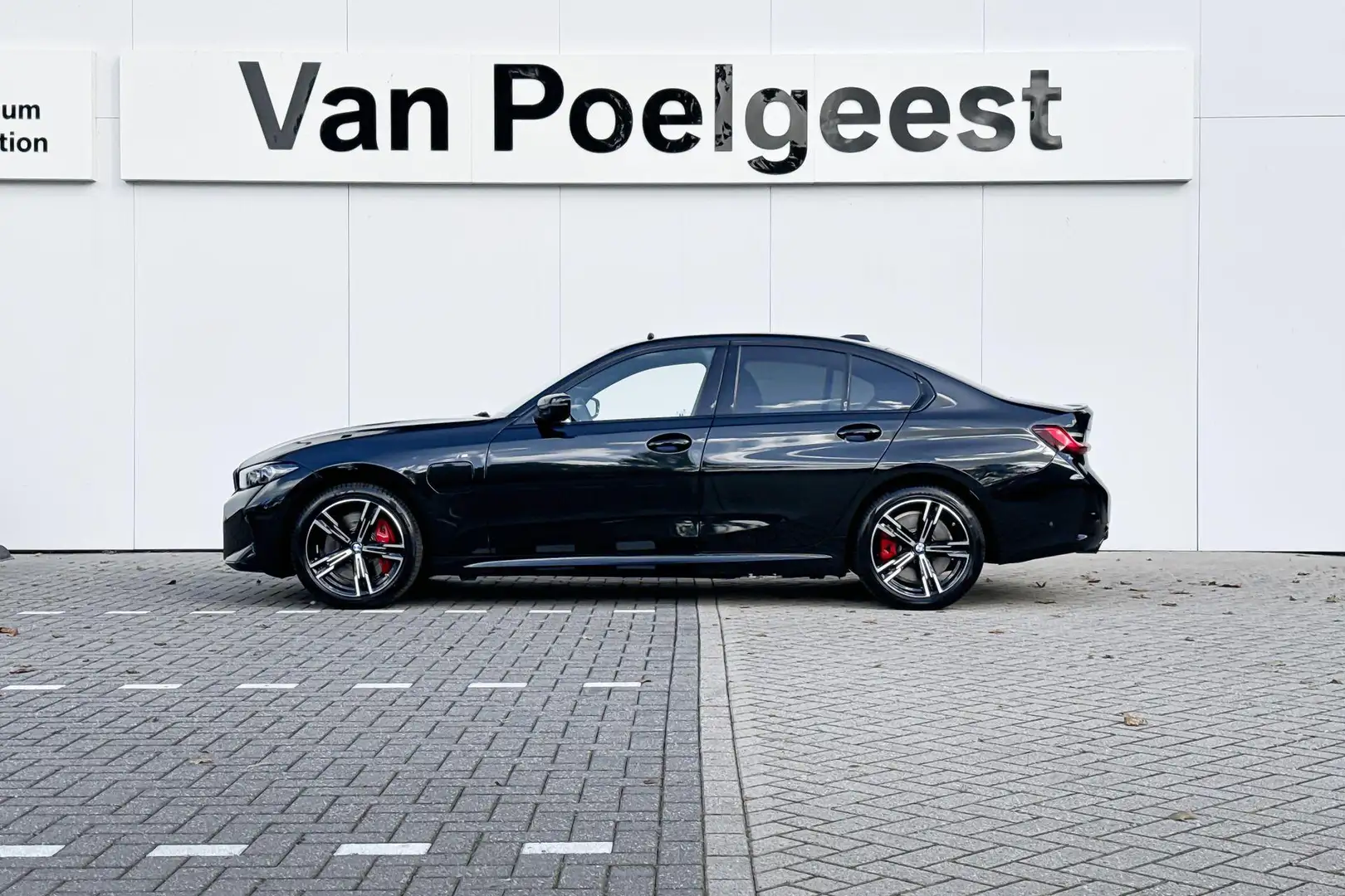 BMW 330 3 Serie Sedan 330e | M Sport Pro | Comfort Pack | Noir - 2