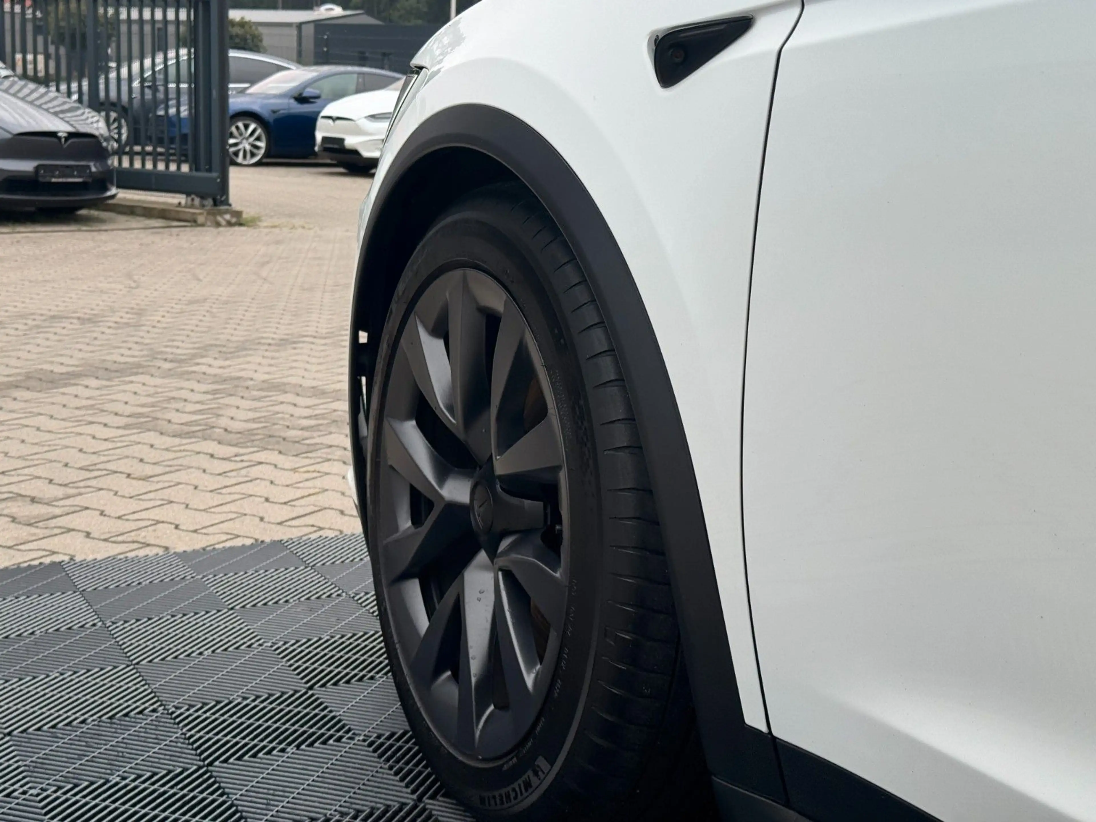 Tesla Model X MODEL X PALLADIUM |  KI HARDWARE 4 | WHITE SEATS — photo 5
