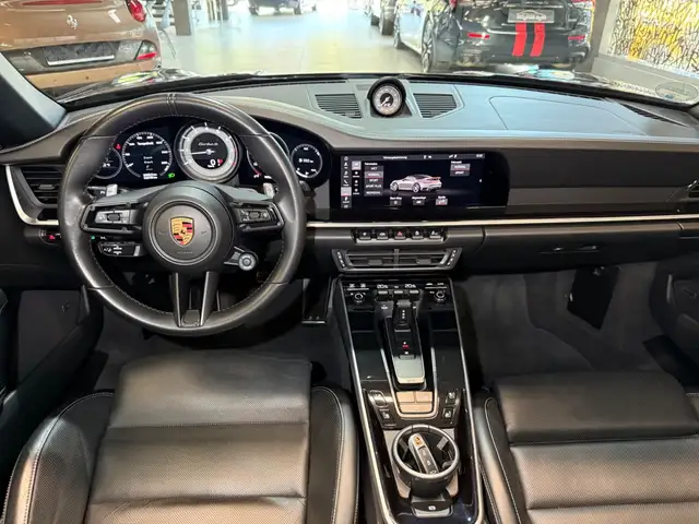 Porsche 911 view 12