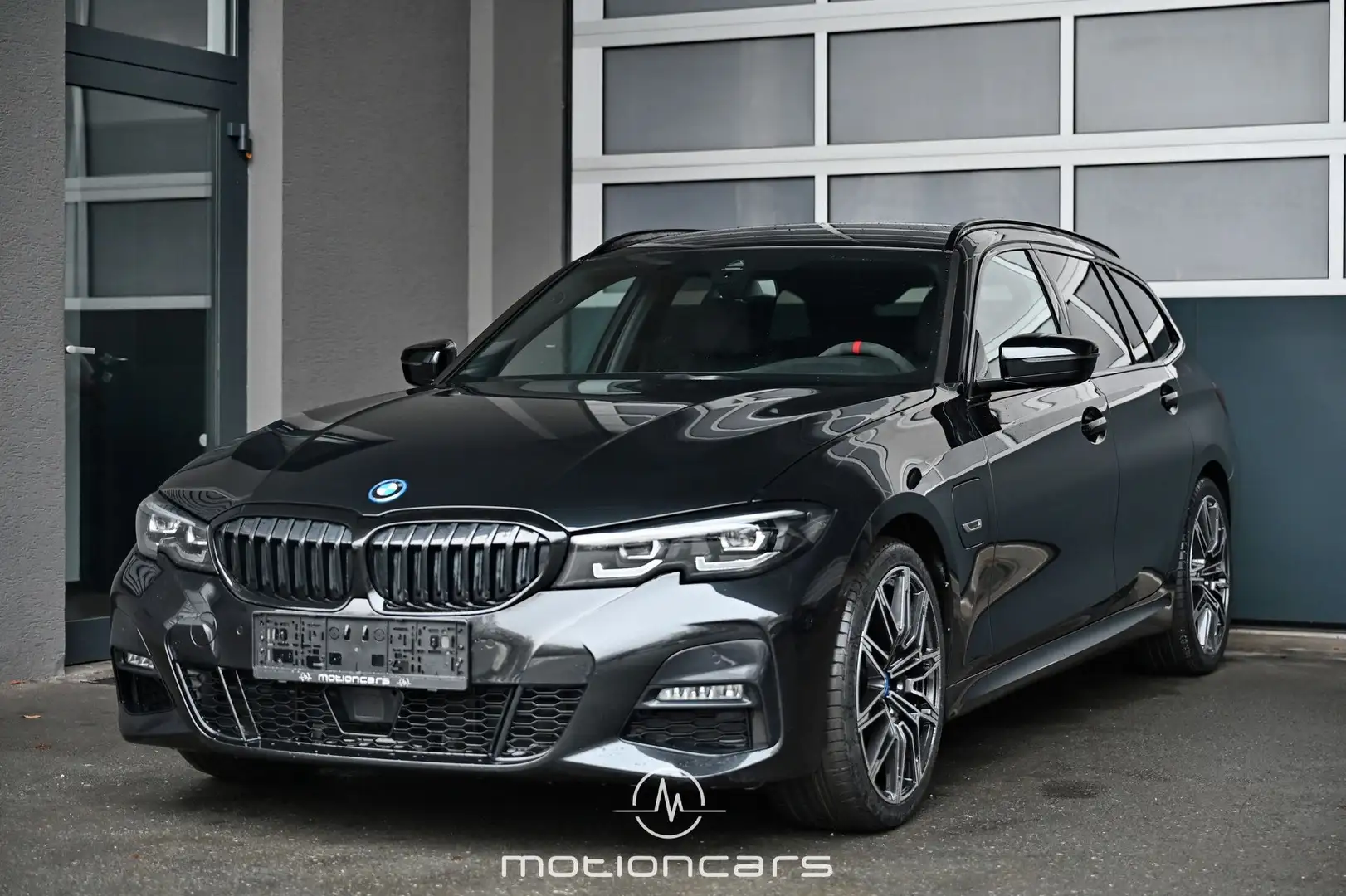 BMW 330 - 330e M-Paket Carbonlenkrad M3 Schwarz - 1