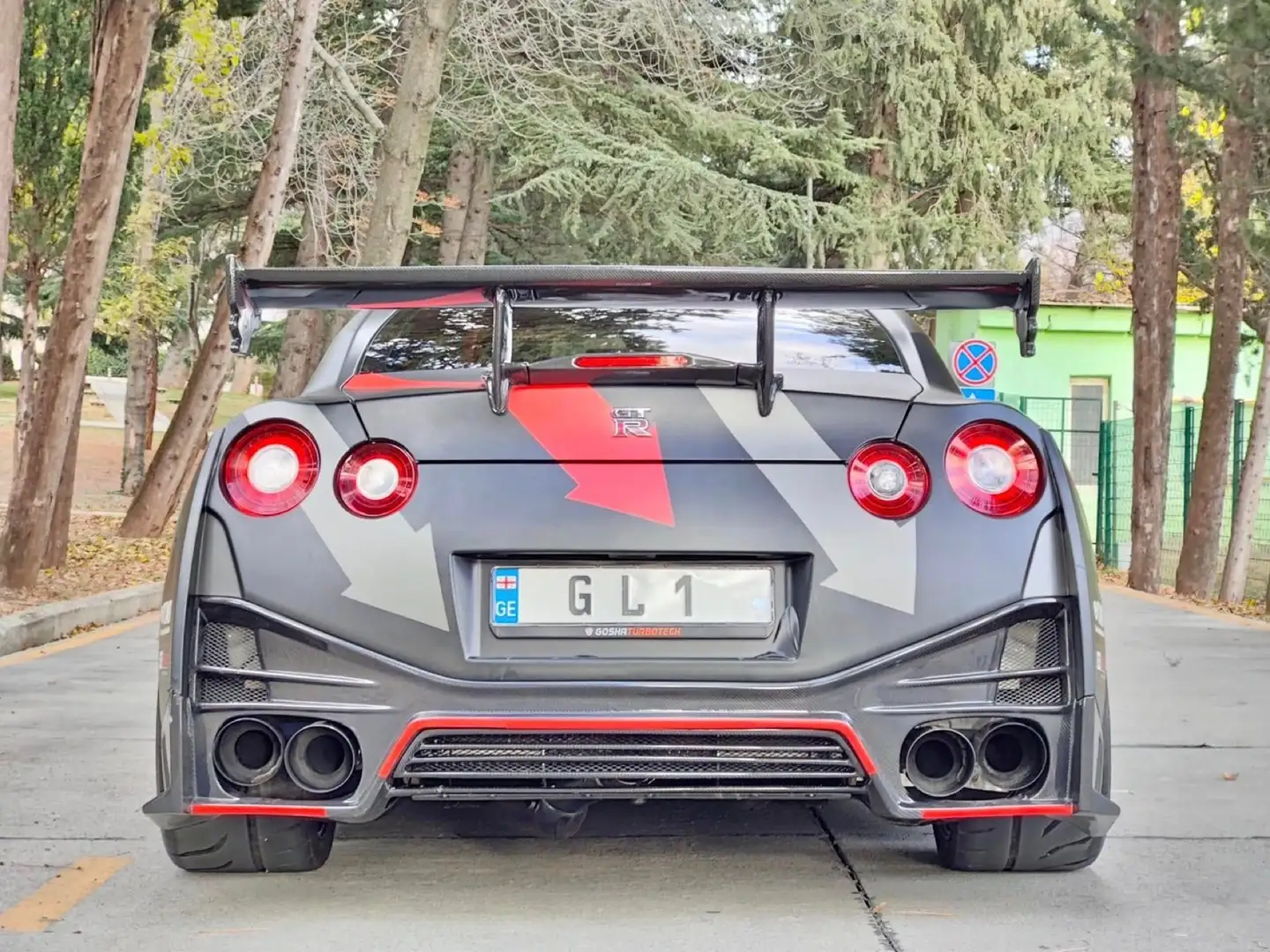 Nissan GT-R Black Edition - 2