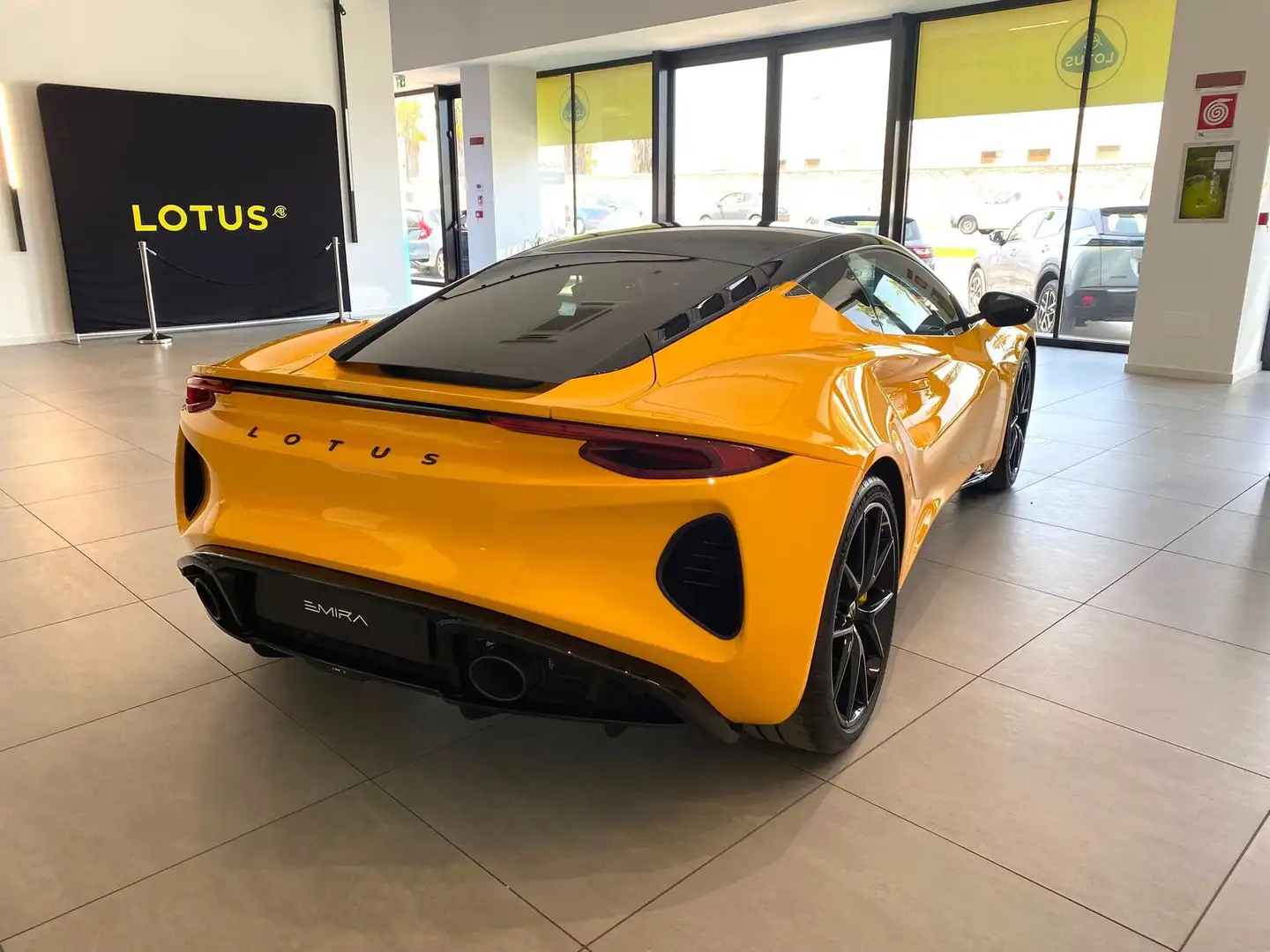 Lotus Emira 2.0L I4 Turbocharged 360 CV Automatica First Edit Galben - 2