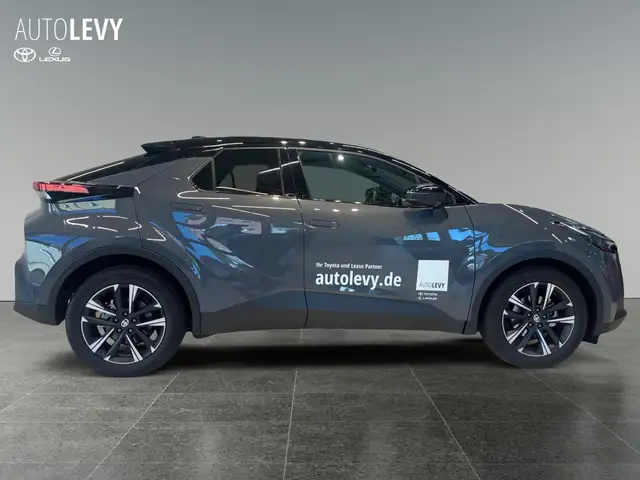 Toyota C-HR view 7